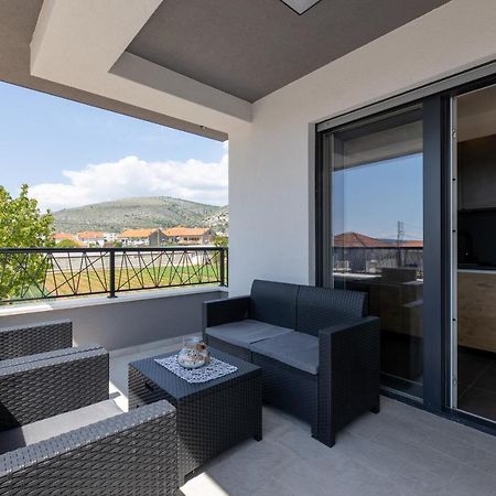 Apartments Maya & Tina Trogir Extérieur photo