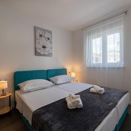 Apartments Maya & Tina Trogir Extérieur photo