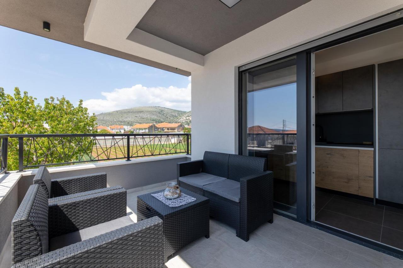 Apartments Maya & Tina Trogir Extérieur photo