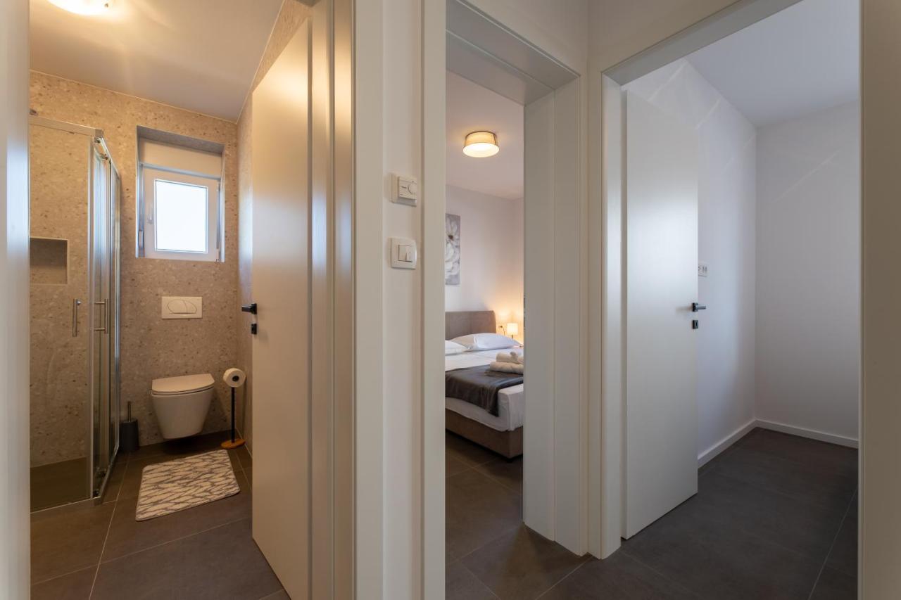 Apartments Maya & Tina Trogir Extérieur photo