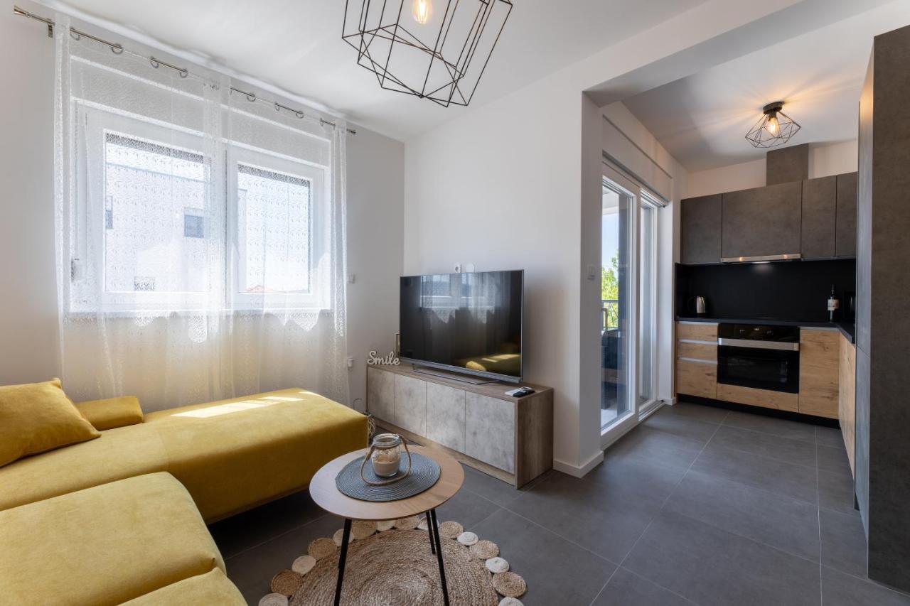 Apartments Maya & Tina Trogir Extérieur photo