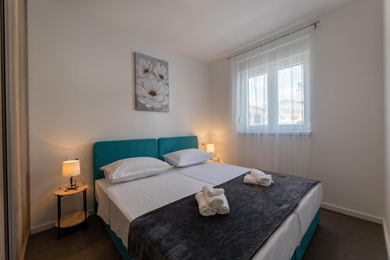 Apartments Maya & Tina Trogir Extérieur photo