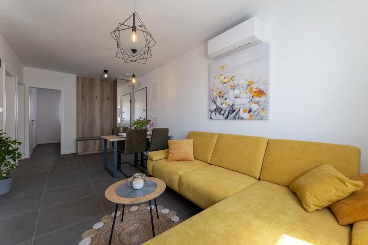 Apartments Maya & Tina Trogir Extérieur photo